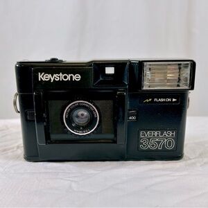 Vintage 1980s Keystone Everflash 3750 Wind-Up Film Camera